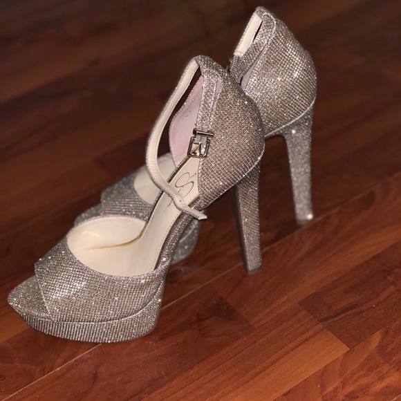 THE GLAM COLLECTION: JESSICA SIMPSON HEELS - Picture 3 of 3